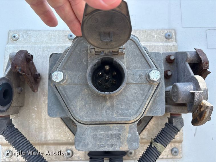 image for item DM1959 2012 Utility VS2DX dry van trailer