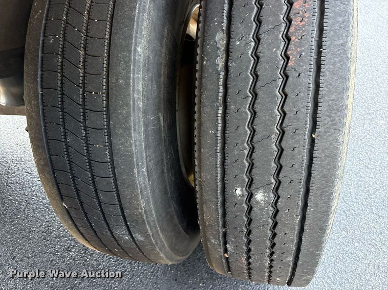 image for item DM1959 2012 Utility VS2DX dry van trailer