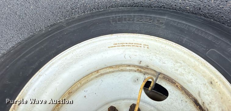 image for item DM1959 2012 Utility VS2DX dry van trailer