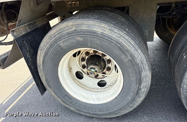 image for item DM1959 2012 Utility VS2DX dry van trailer