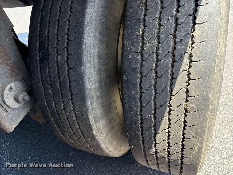 image for item DM1959 2012 Utility VS2DX dry van trailer