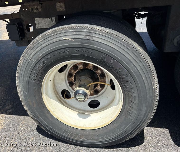 image for item DM1959 2012 Utility VS2DX dry van trailer