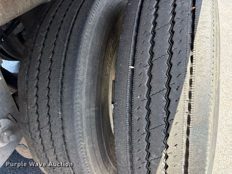 image for item DM1959 2012 Utility VS2DX dry van trailer