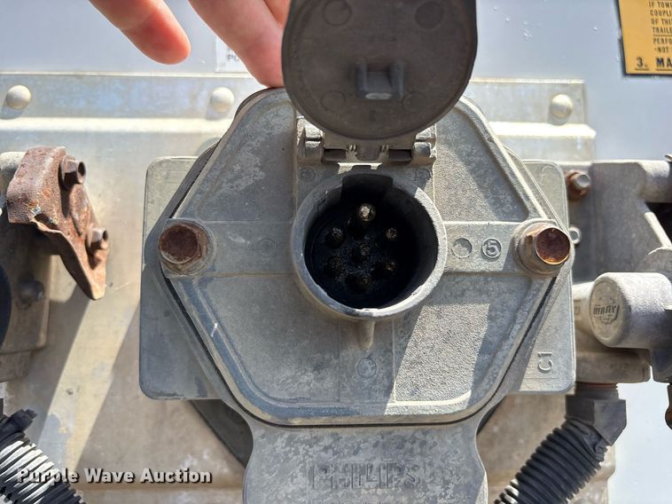 image for item DM1960 2012 Utility VS2DX dry van trailer