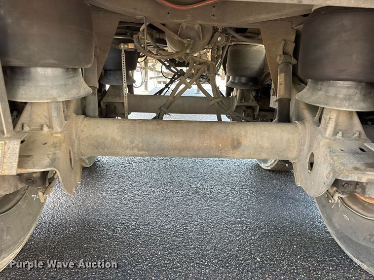 image for item DM1960 2012 Utility VS2DX dry van trailer