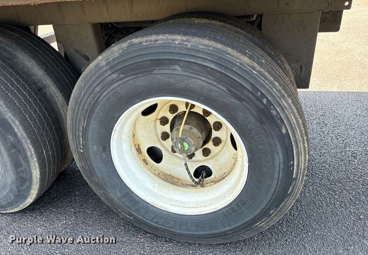 image for item DM1960 2012 Utility VS2DX dry van trailer