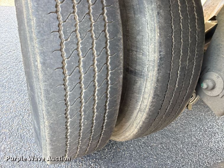 image for item DM1960 2012 Utility VS2DX dry van trailer