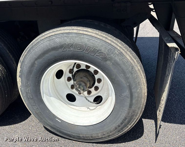 image for item DM1960 2012 Utility VS2DX dry van trailer