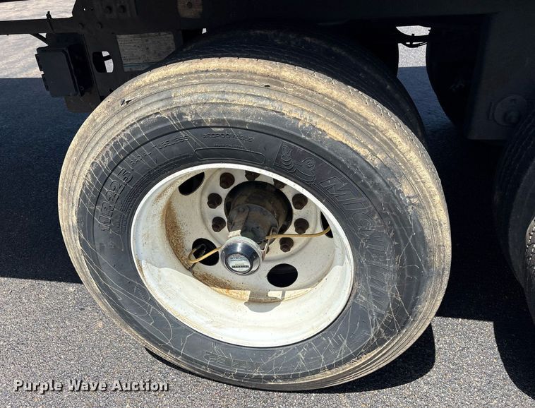 image for item DM1960 2012 Utility VS2DX dry van trailer