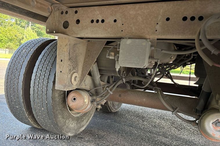 image for item DM1961 2012 Utility VS2DX dry van trailer