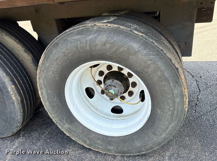 image for item DM1961 2012 Utility VS2DX dry van trailer