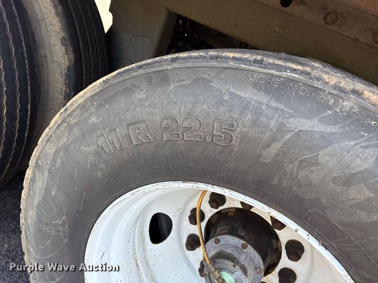 image for item DM1961 2012 Utility VS2DX dry van trailer