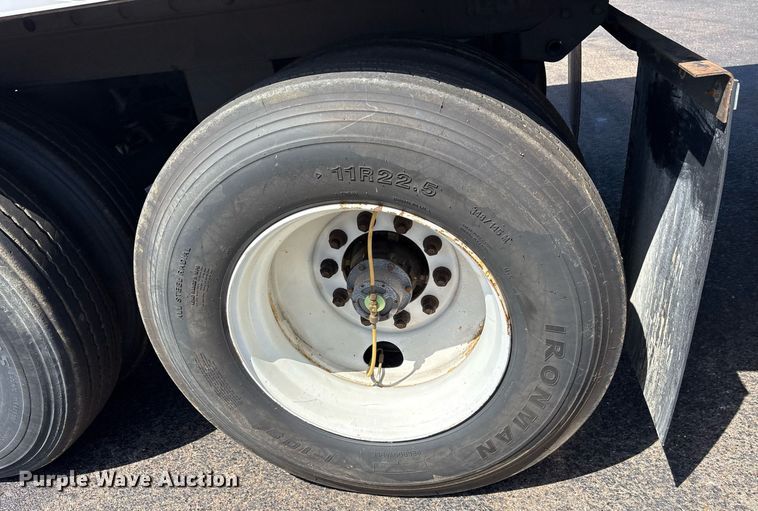 image for item DM1961 2012 Utility VS2DX dry van trailer