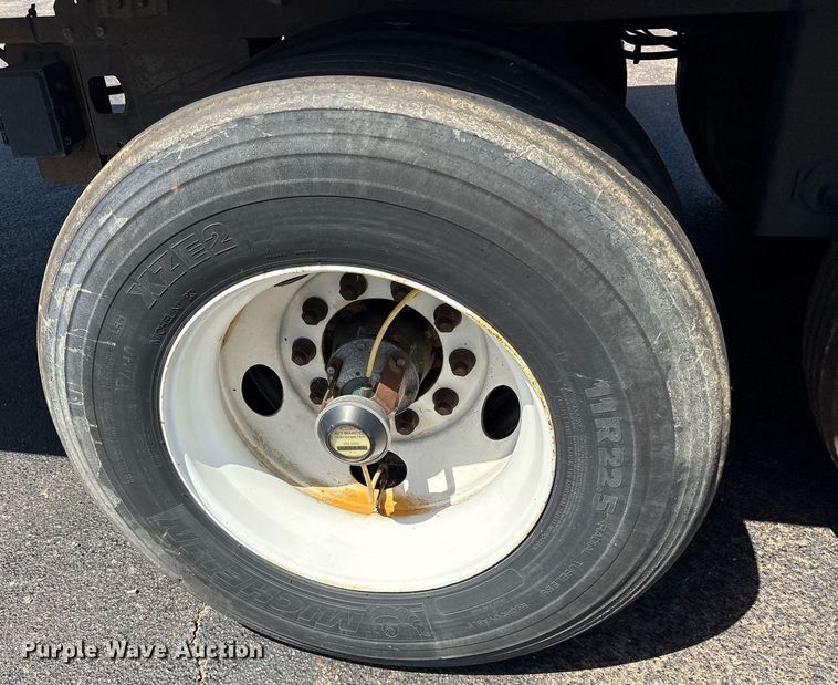 image for item DM1961 2012 Utility VS2DX dry van trailer