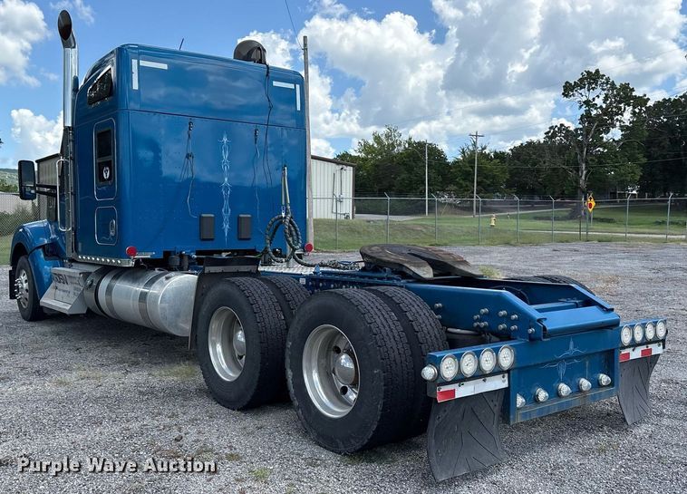 image for item DM1963 2020 Kenworth W990 semi truck