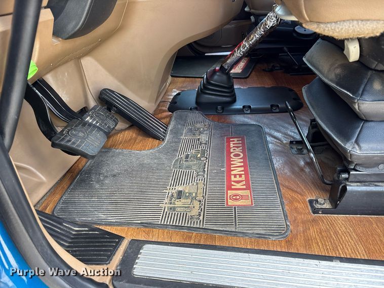 image for item DM1963 2020 Kenworth W990 semi truck