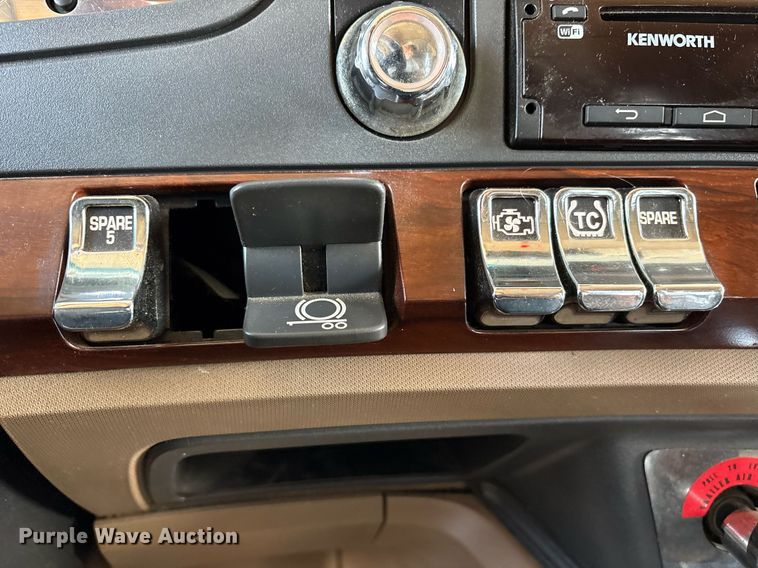 image for item DM1963 2020 Kenworth W990 semi truck