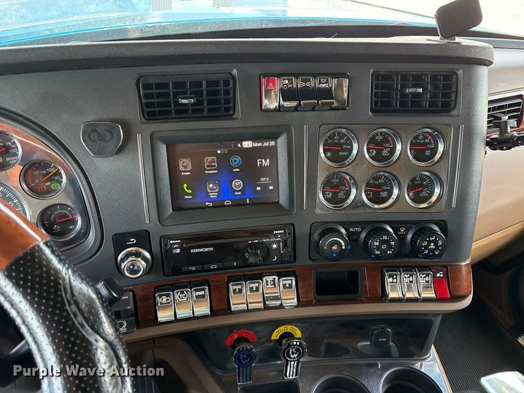 image for item DM1963 2020 Kenworth W990 semi truck