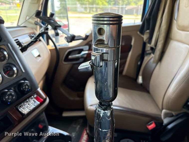 image for item DM1963 2020 Kenworth W990 semi truck