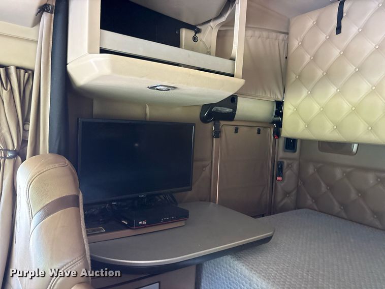 image for item DM1963 2020 Kenworth W990 semi truck