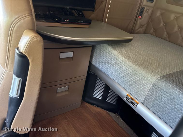 image for item DM1963 2020 Kenworth W990 semi truck