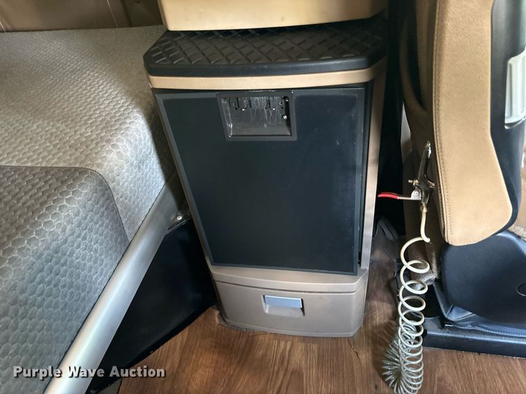 image for item DM1963 2020 Kenworth W990 semi truck