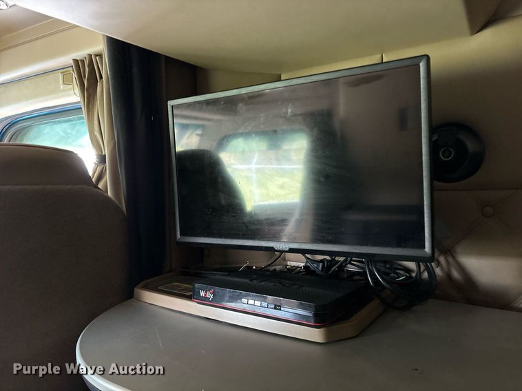 image for item DM1963 2020 Kenworth W990 semi truck