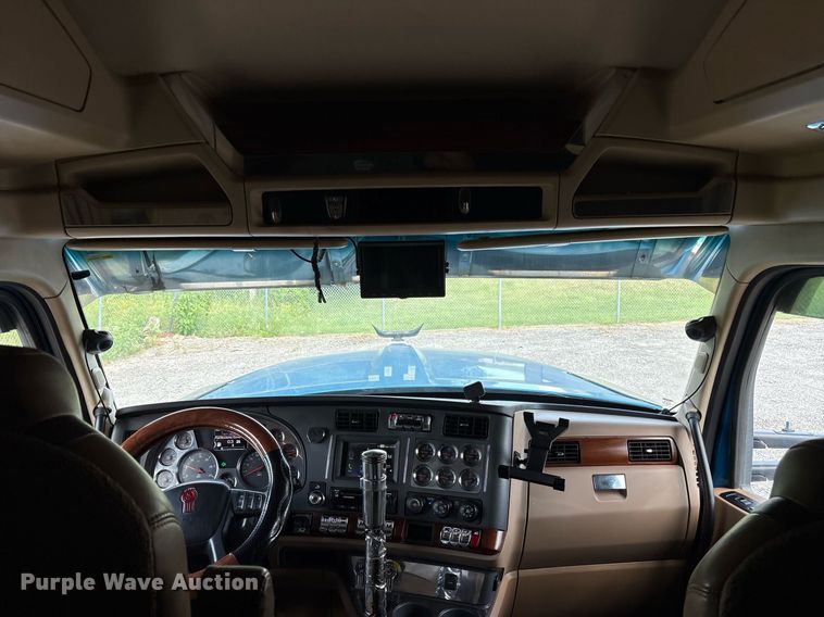 image for item DM1963 2020 Kenworth W990 semi truck