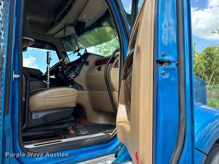 image for item DM1963 2020 Kenworth W990 semi truck