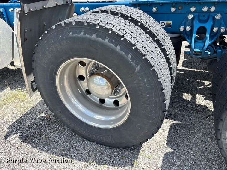 image for item DM1963 2020 Kenworth W990 semi truck