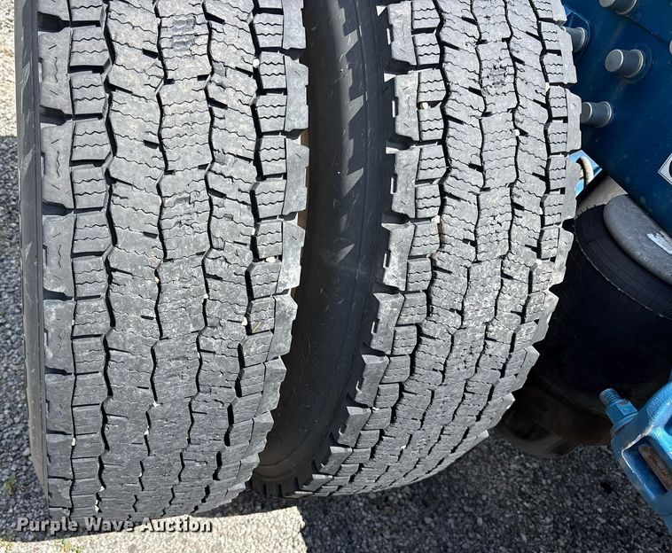 image for item DM1963 2020 Kenworth W990 semi truck