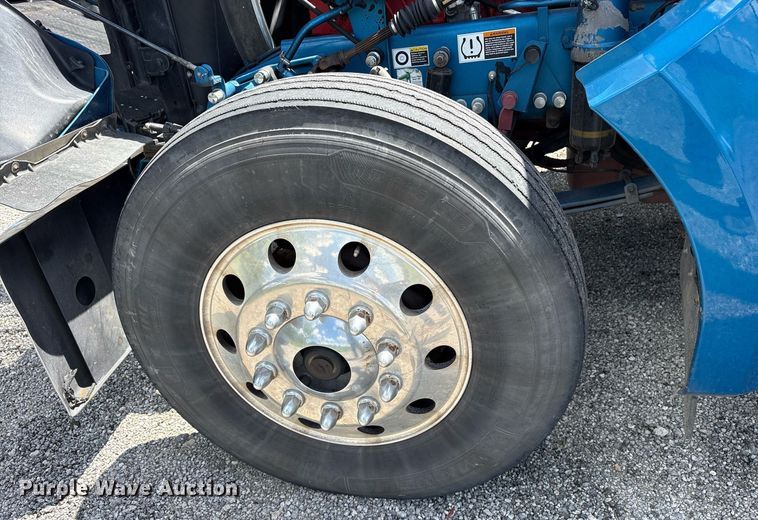 image for item DM1963 2020 Kenworth W990 semi truck