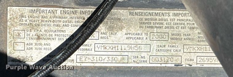 image for item DO7175 2001 Mack CHU612 semi truck