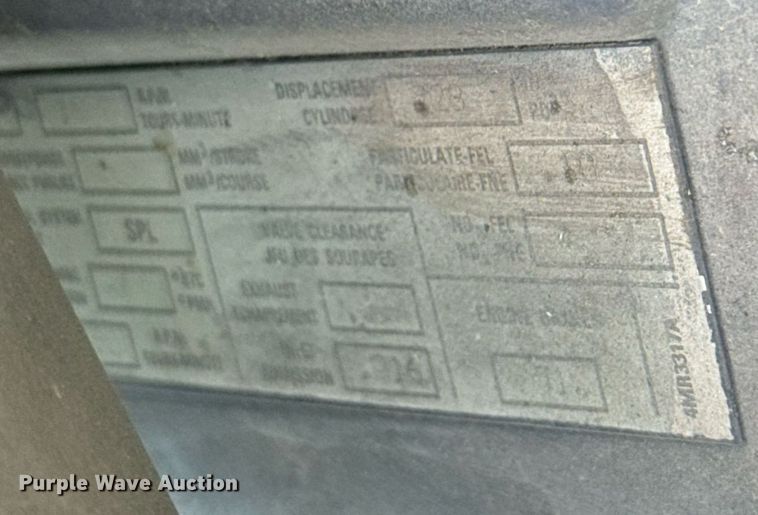 image for item DO7175 2001 Mack CHU612 semi truck