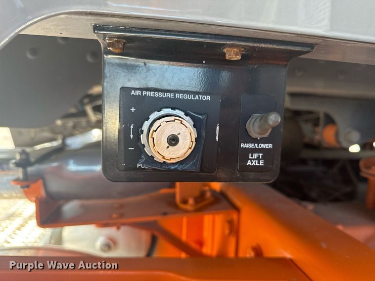 image for item DS3828 2021 Peterbilt 389 semi truck