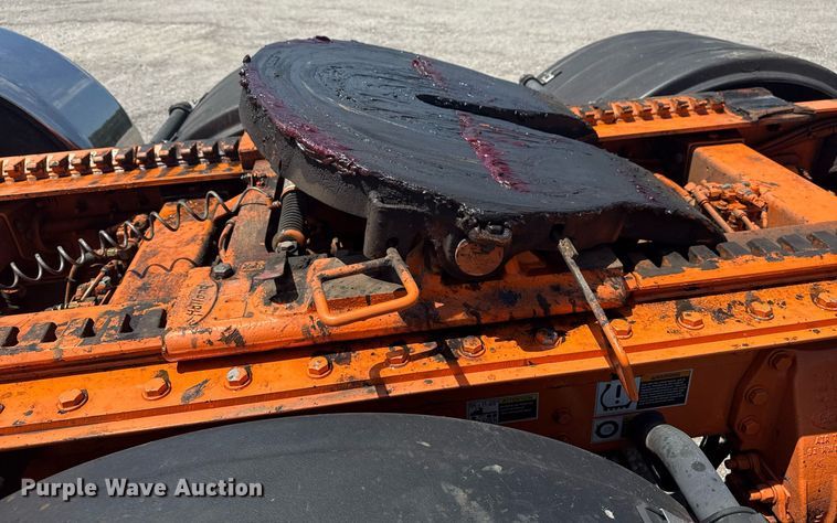 image for item DS3828 2021 Peterbilt 389 semi truck