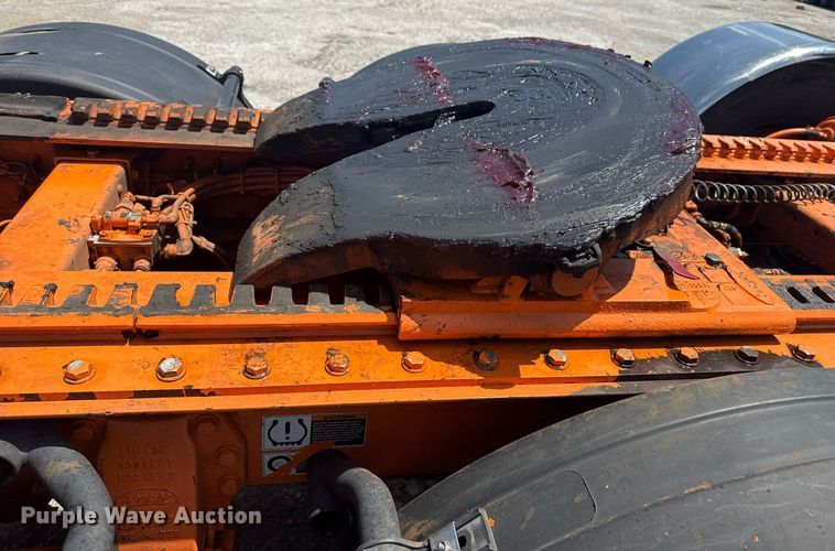 image for item DS3828 2021 Peterbilt 389 semi truck