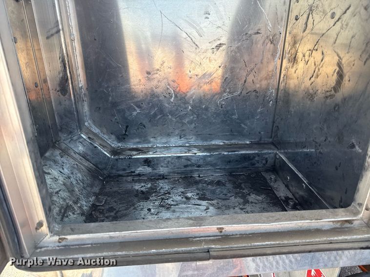 image for item DS3828 2021 Peterbilt 389 semi truck