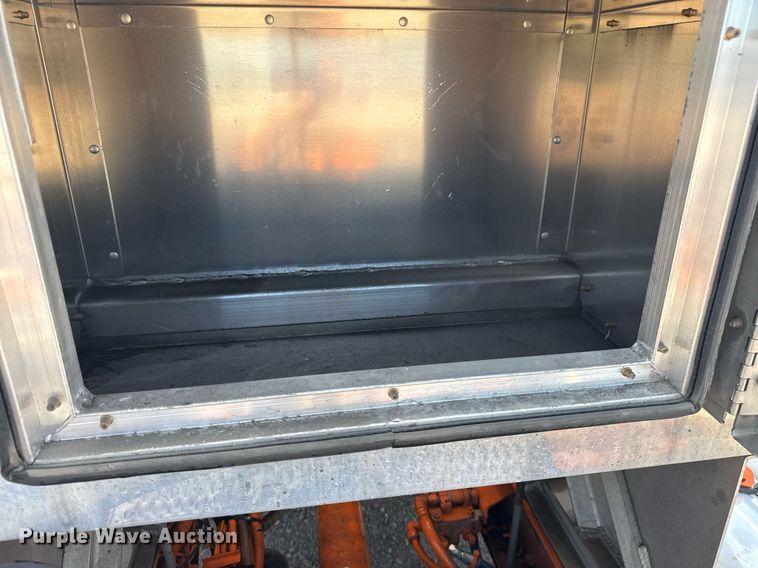 image for item DS3828 2021 Peterbilt 389 semi truck