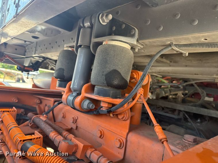 image for item DS3828 2021 Peterbilt 389 semi truck