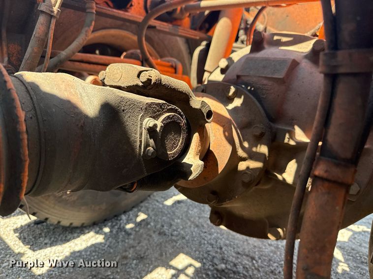 image for item DS3828 2021 Peterbilt 389 semi truck