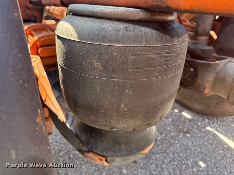 image for item DS3828 2021 Peterbilt 389 semi truck