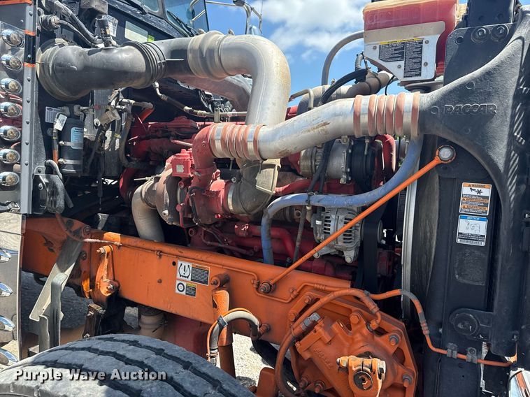 image for item DS3828 2021 Peterbilt 389 semi truck