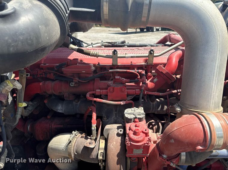 image for item DS3828 2021 Peterbilt 389 semi truck