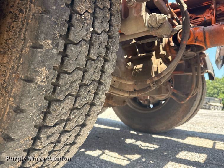 image for item DS3828 2021 Peterbilt 389 semi truck