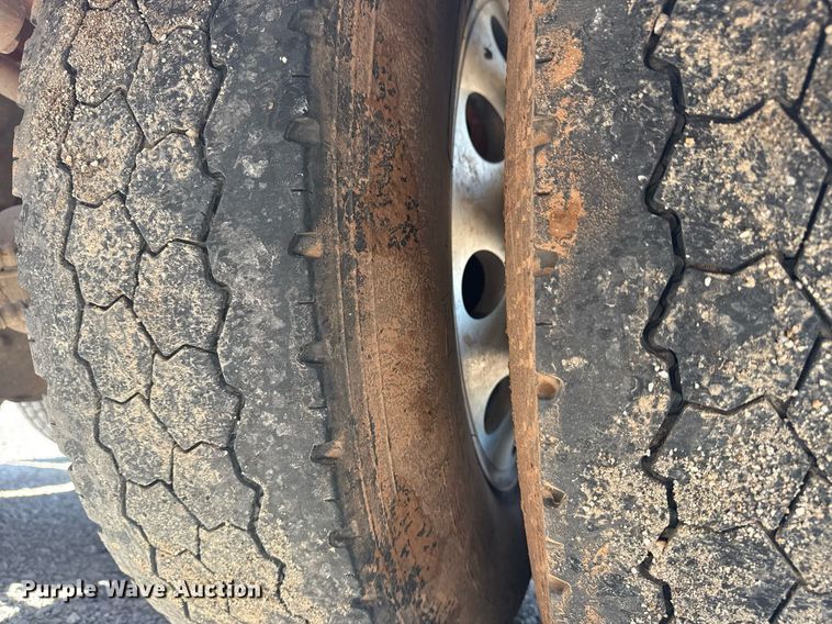 image for item DS3828 2021 Peterbilt 389 semi truck