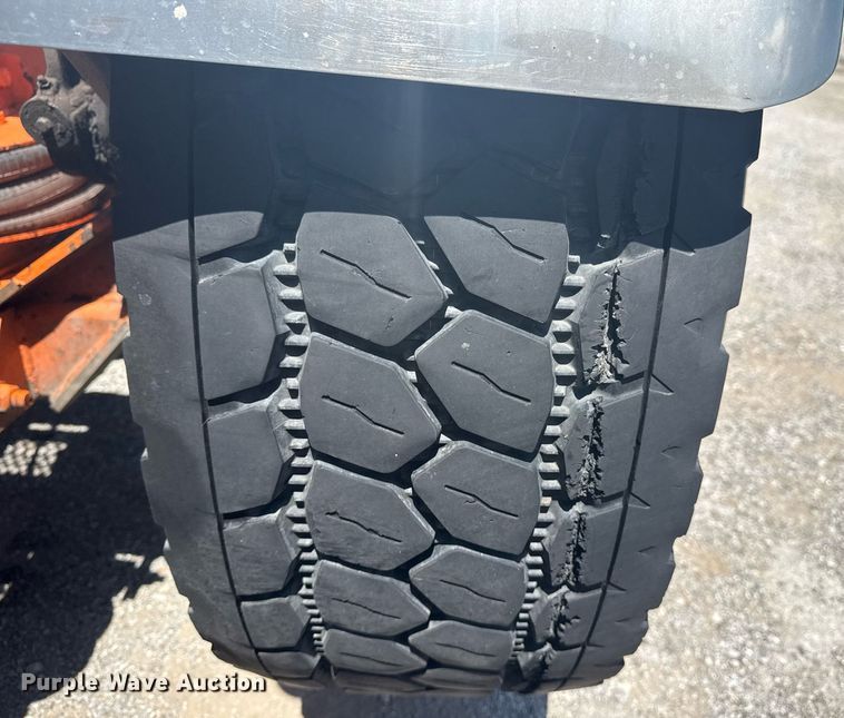 image for item DS3828 2021 Peterbilt 389 semi truck