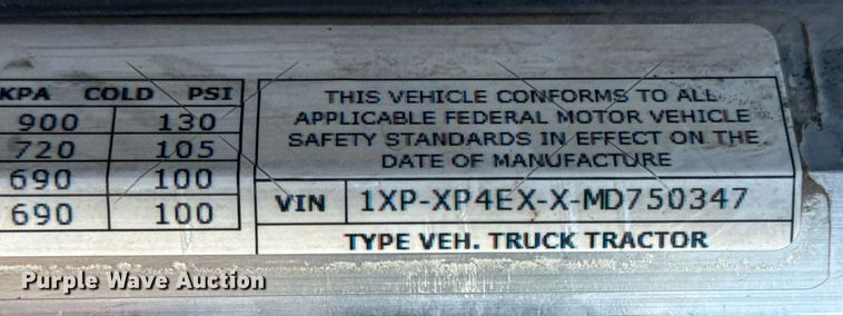 image for item DS3828 2021 Peterbilt 389 semi truck