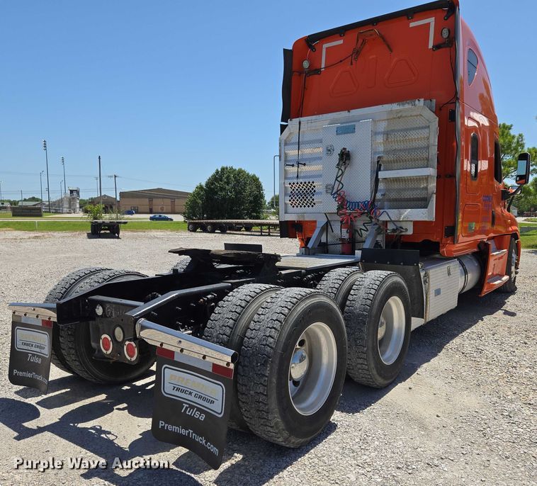 CAMIóN CAMAROTE 2016 FREIGHTLINER