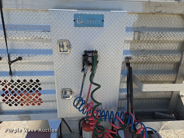 image for item DS3830 2016 Freightliner Cascadia 125 semi truck